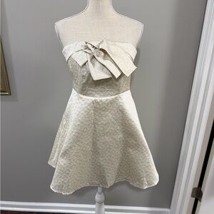NWT Mustard Seed Strapless Cream Bow in Bloom Cocktail Mini Dress. Size M